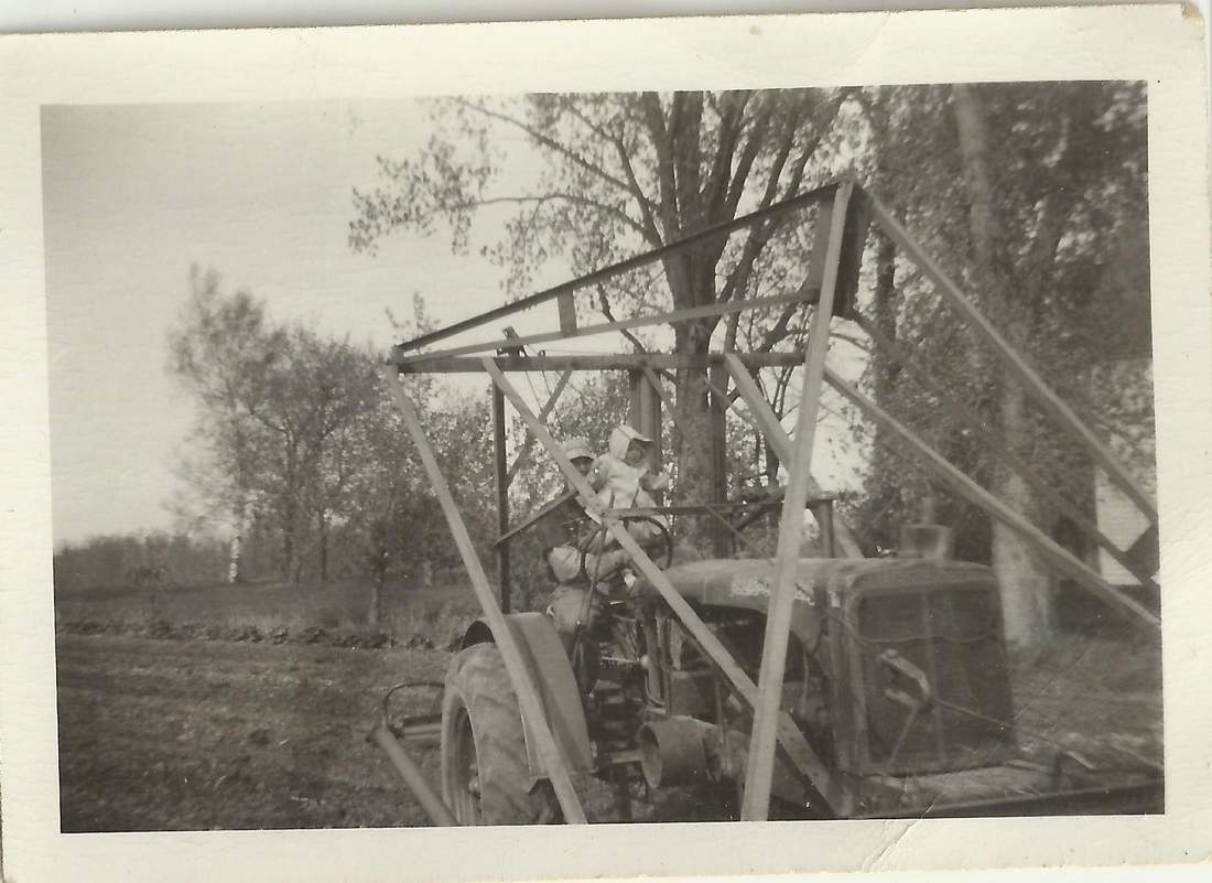 https://www.allischalmers.com/FORUM/uploads/242/Farmhand_smaller.JPG