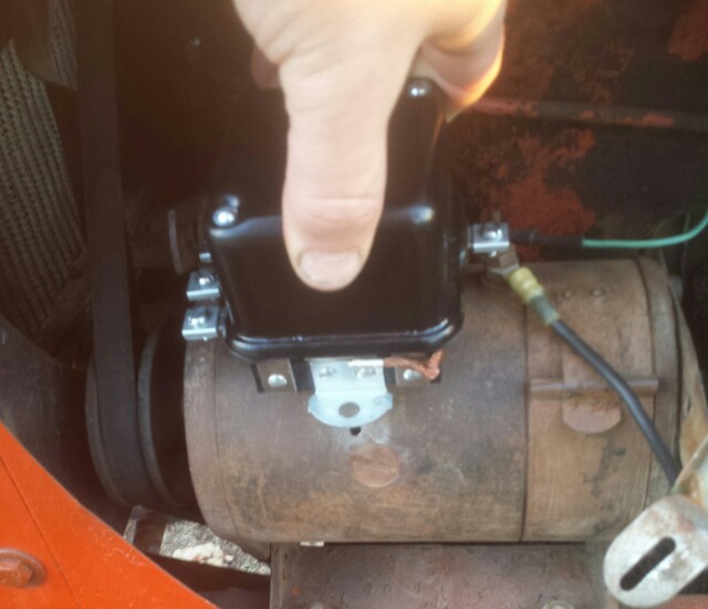 12-volt (4-Terminal) Voltage Regulator (Base Mount) Fits
