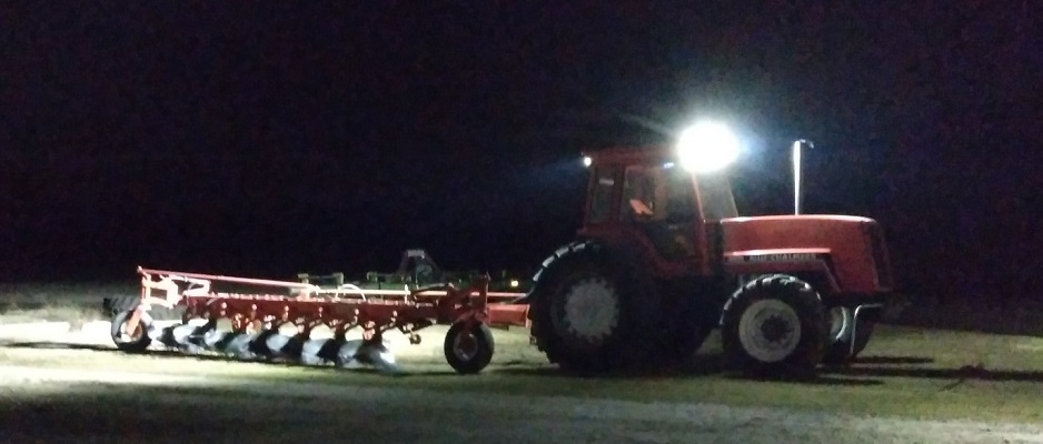 https://www.allischalmers.com/forum/uploads/242/8070_with_3000_plow.jpg